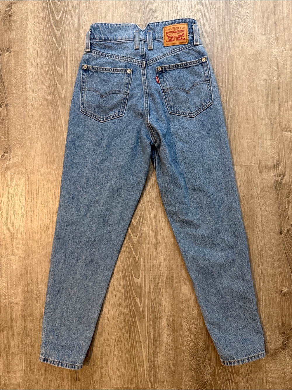 Levi’s 24 High Waisted Mom Jean Button Fly‎ Women's Casual Classic Blue Denim - Picture 2 of 9
